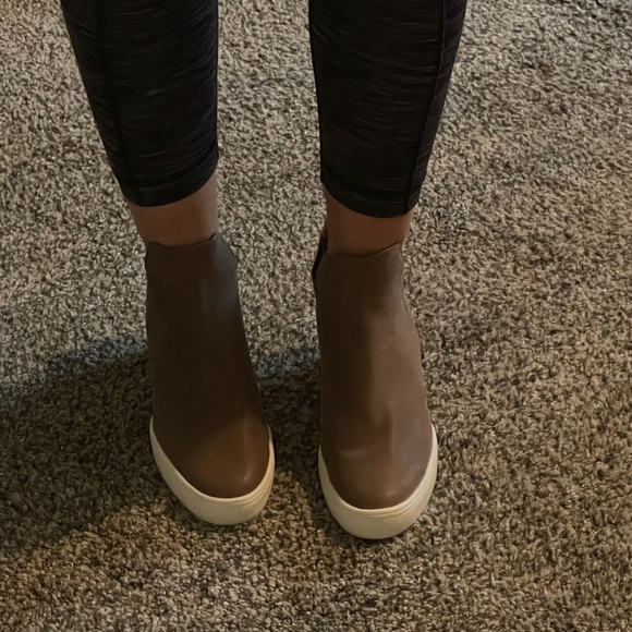 Maurice’s Tia Tan Wedge Ankle Boots - Picture 6 of 10